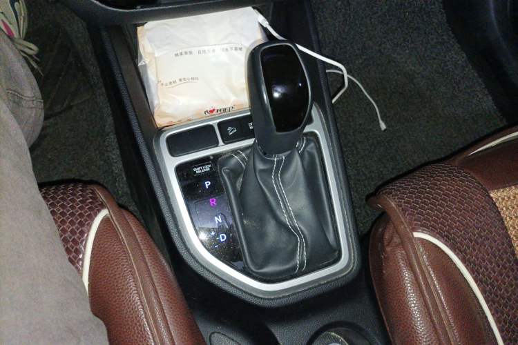 Used Hyundai ix25 2017 1.6L Automatic Smart Version Gear Lever