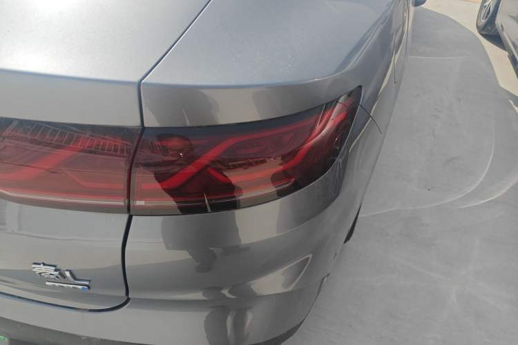 Used BYD Qin L 2025 DM-i Smart Drive 120KM Leading Model
