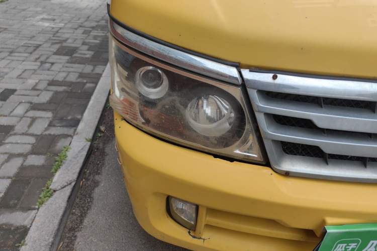 Used Jinbei Hiace 2011 2.0L 5th Generation Power King Deluxe Version 4G20D4B Right Front Headlight