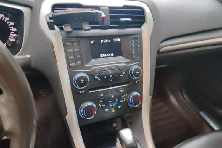 Used Ford Mondeo 2013 2.0L GTDi240 Flagship Edition
