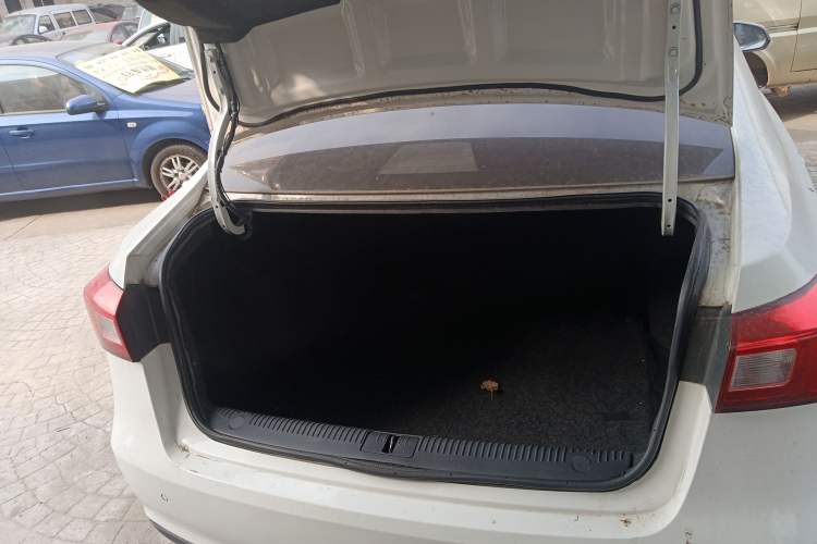 Used Roewe 360 2015 1.5L Automatic Luxury Edition
