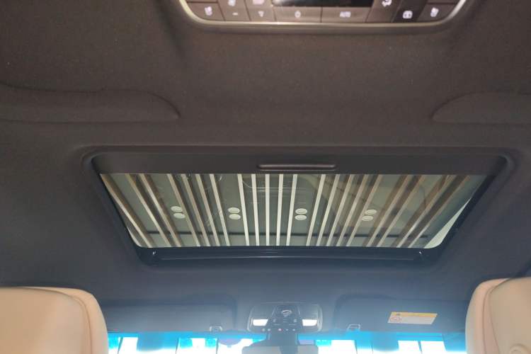 Used Buick GL8 2022 ES Land Cruiser 653T Luxury Model Headliner