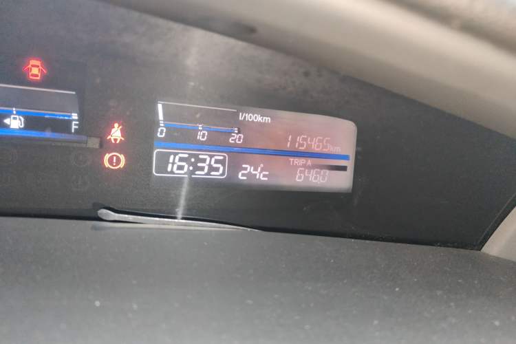 Used Honda Jade 2013 1.8L automatic Comfort version 5 seats
