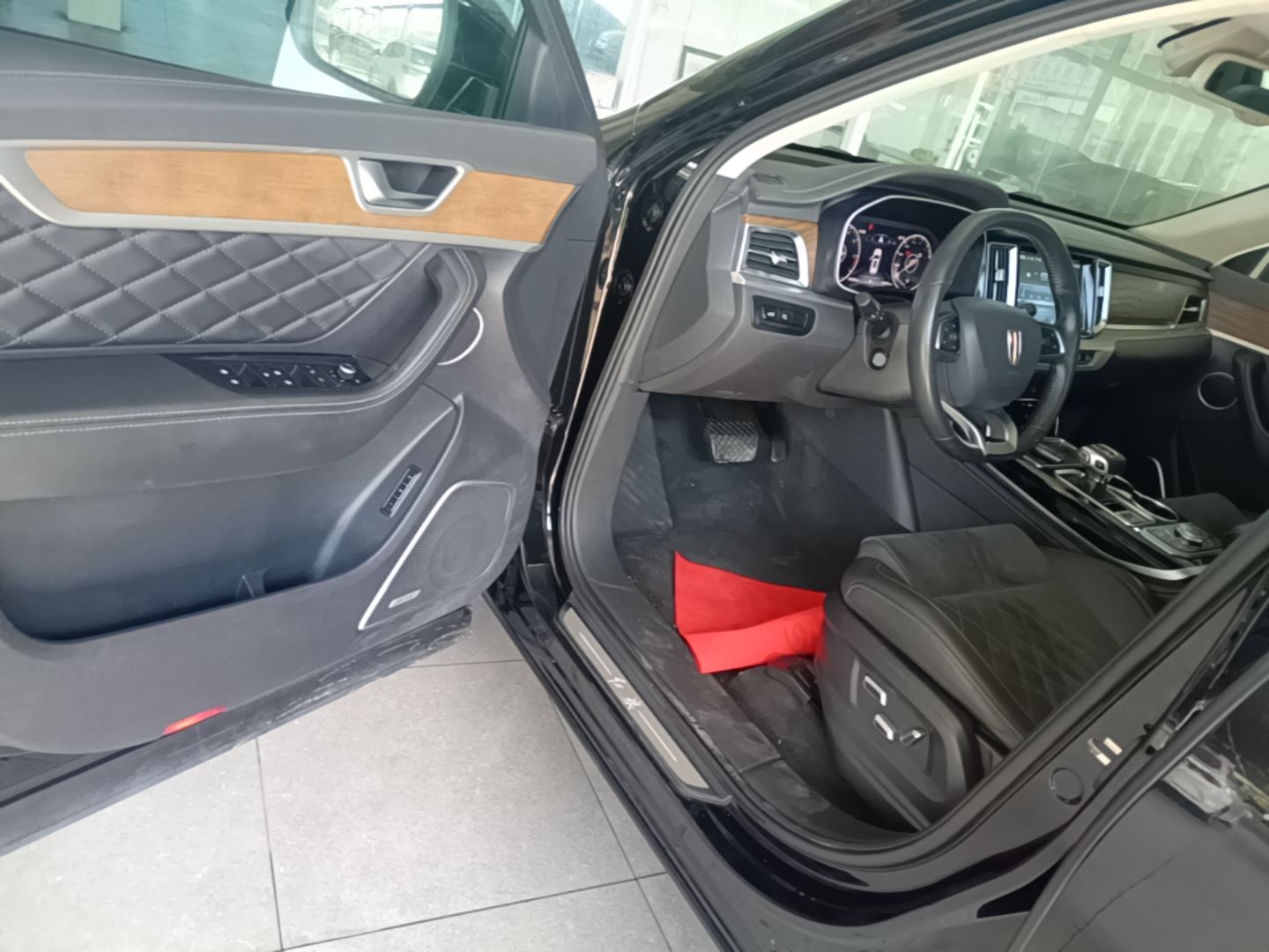Hongqi HS7 2022 3.0T Automatic All-Wheel Drive ZhiLian Flagship Edition Five Seats — снимка 18