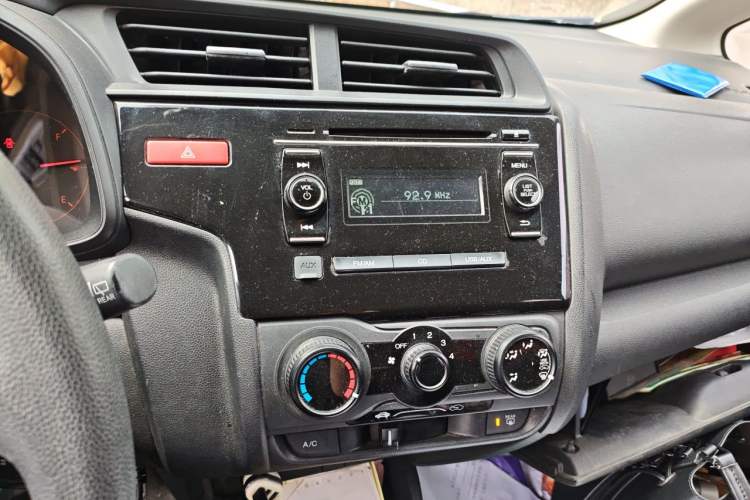 Used Honda Fit 2014 1.5L LX CVT Comfort Model Audio And AC Panel