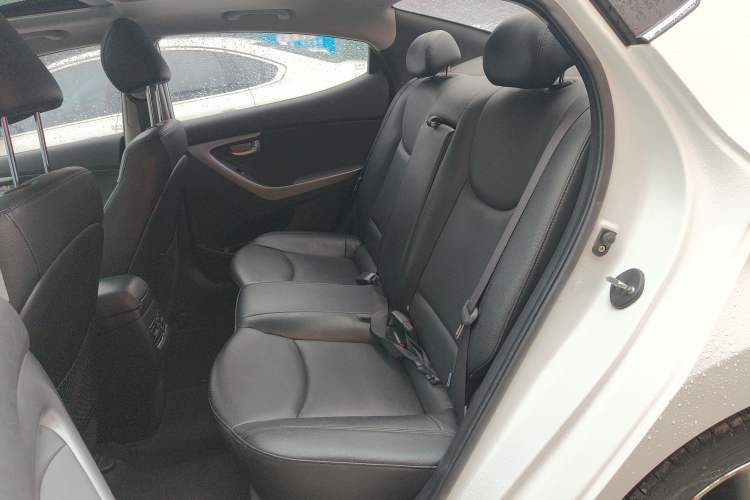 Used Hyundai Elantra (5th Generation / Langdong) 2015 1.6L Automatic Luxury Model Left Rear Seat
