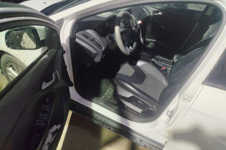 Used Ford Focus 2015 Sedan 1.6L Automatic Trend Model Driver Seat