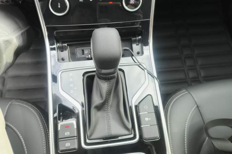 Used Chery Arrizo 5 2025 Excellence Version 1.5L CVT Fashionable Edition Gear Lever