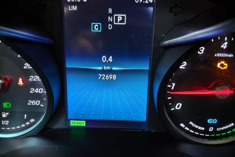 Used Mercedes-Benz C-Class 2019 C 260 Sport Edition Odometer Close Up