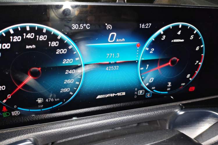 Used Mercedes-Benz GLB AMG 2021-Year Restyled AMG GLB 35 4MATIC Odometer Close Up