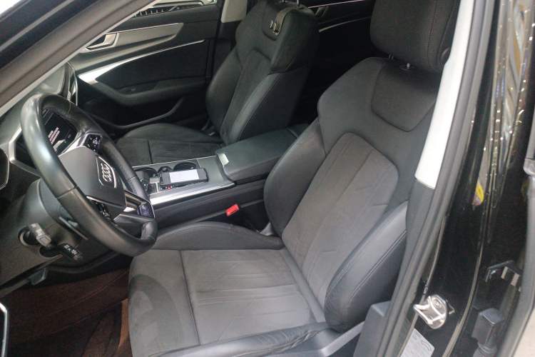 Used Audi A6 2022 allroad quattro Explorer 55 TFSI Prestige Off-Road Model
