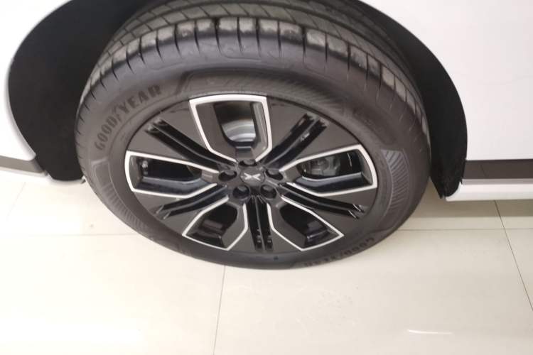 Used XPeng G9 2025 625 Long-Range Max Exterior 8