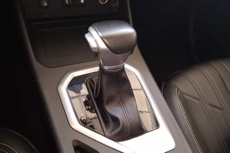 Used Great Wall King Kong Poer 2023 2.0T Automatic Diesel Two-Wheel-Drive Elite Version Flatbed GW4D20M