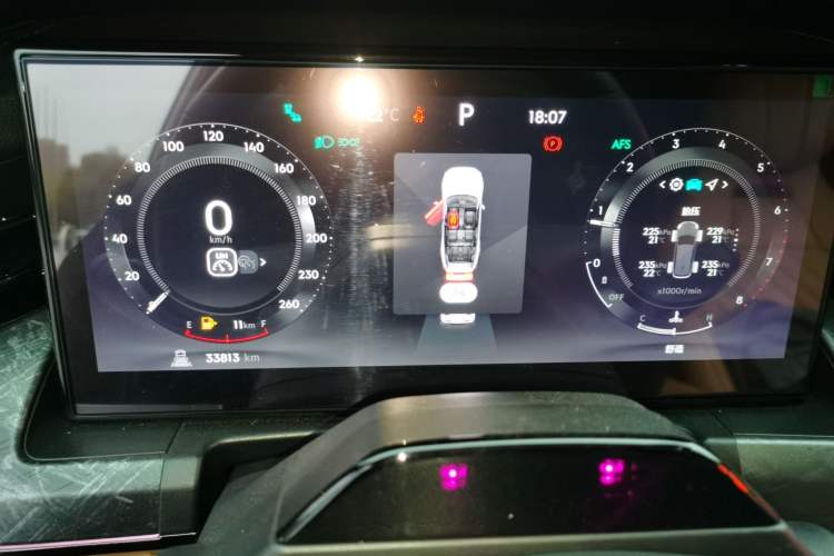 Used Lynk & Co 09 2021 2.0T Halo Seven-Seater Instrument Cluster