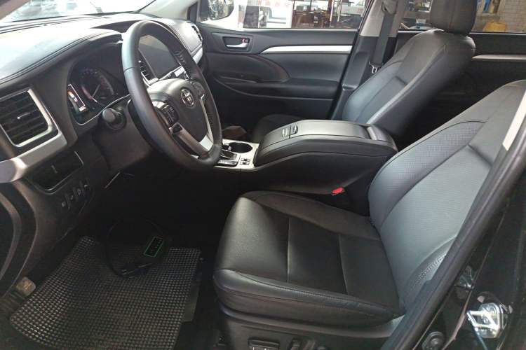 Used Toyota Highlander 2018 2.0T Four-Wheel Drive Prestige Version 7 Seats China VI Standard
