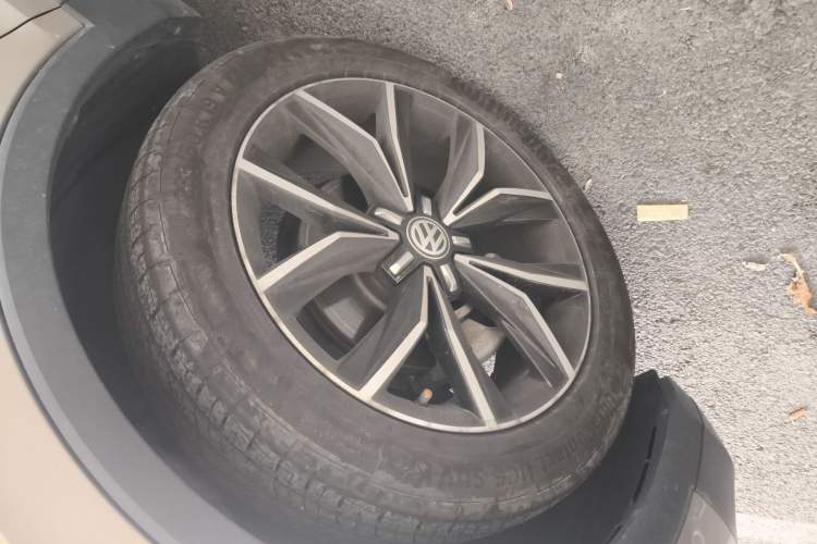 Used Volkswagen Tiguan L 2020 330TSI Automatic Two-Wheel Drive Smart Luxury Edition China VI Standard Left Front Wheel Hub