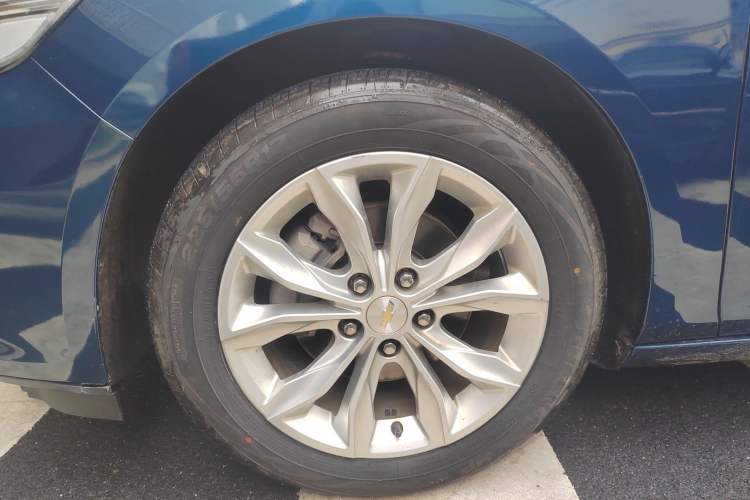 Used Chevrolet Malibu XL 2019 535T CVT Active Version Left Front Wheel Hub