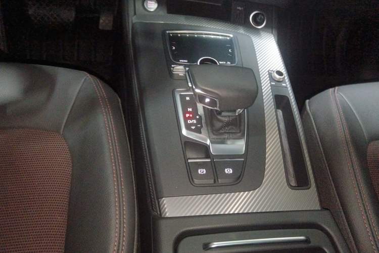 Used Audi Q5L 2018 45 TFSI Prestige Fashion Edition China VI Emission Standard
