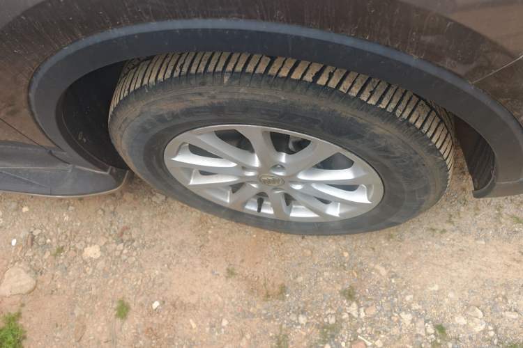 Used Buick Envision 2016 20T Two-Wheel Drive Leading Version Right Front Wheel Hub