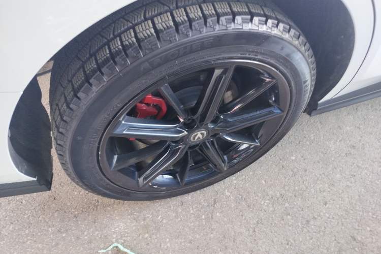 Used Changan UNI-V iDD 2023 ZhiDian iDD 1.5T 113km Smart & Fun Version
