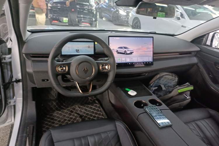 Used Baojun Enjoy 2025 Plug-in Hybrid 140km Luxury Edition Center Console