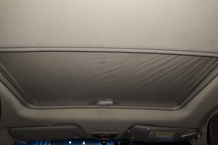 Used Baojun 310W 2017 1.5L Manual Luxury Edition China V Headliner