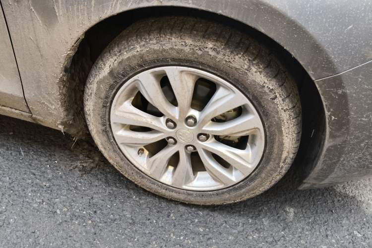 Used Buick GT 2021 Exemplar 1.5L Automatic Elite Version Right Front Wheel Hub