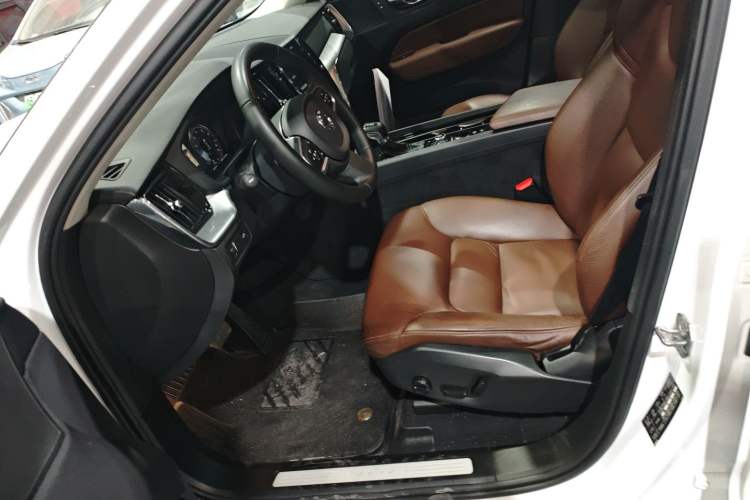Used Volvo XC60 2019 T5 4x4 Zhiyuan Edition China VI Standard Left Front Seat