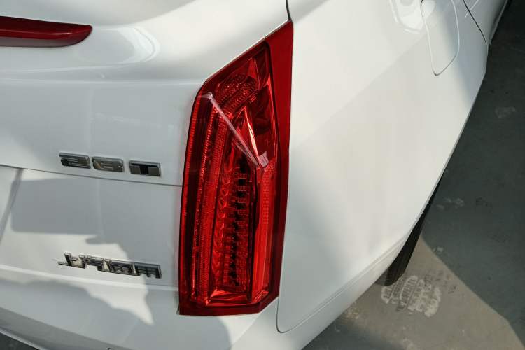 Used Cadillac ATS-L 2017 28T Fashion Edition Right Rear Taillight
