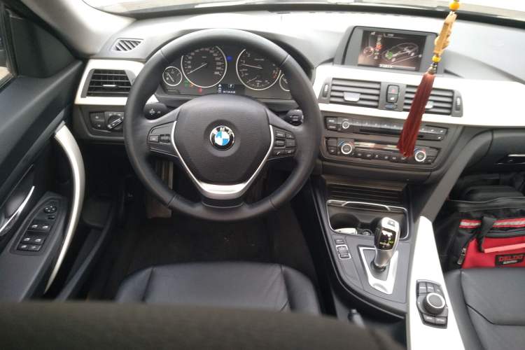 Used BMW 3 Series GT 2014 320i Leading Model
