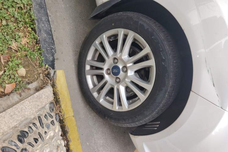 Used Ford Fiesta 2013 Hatchback 1.5L Automatic Fashion Edition