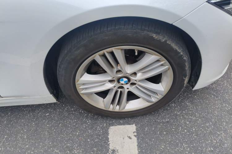 Used BMW 3 Series 2016 320Li Ambition Model
