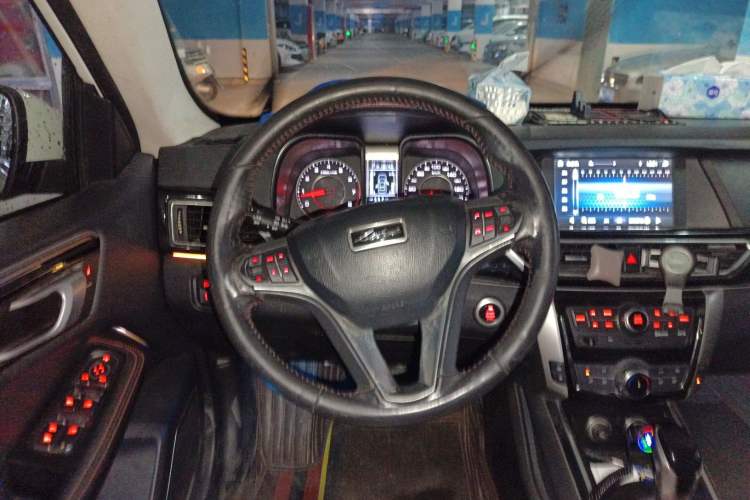 Used Zotye Domy X5 2015 1.5T CVT ZhiXian Trim China V Standard