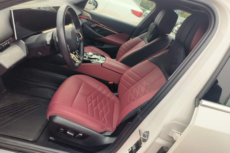 Used BMW 5 Series 2025 530Li Luxury Edition M Sport Package
