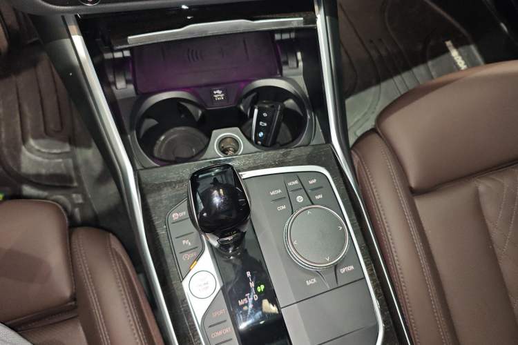 Used BMW 3 Series 2022 Updated 325Li M Sport Package Gear Lever