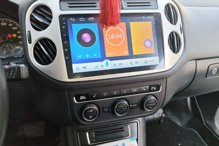 Used Volkswagen Tiguan 2013 1.8 TSI Automatic Two-Wheel Drive Comfort Edition Audio And AC Panel