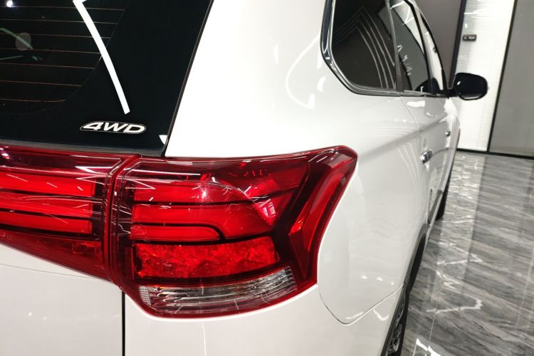 Used Mitsubishi Outlander 2021 2.4L 4x4 Comfort Edition 5 Seats Right Rear Taillight