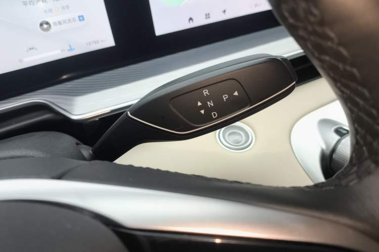 Used EXEED Lingyun 2024 300T Two-Wheel Drive Starlight Edition
