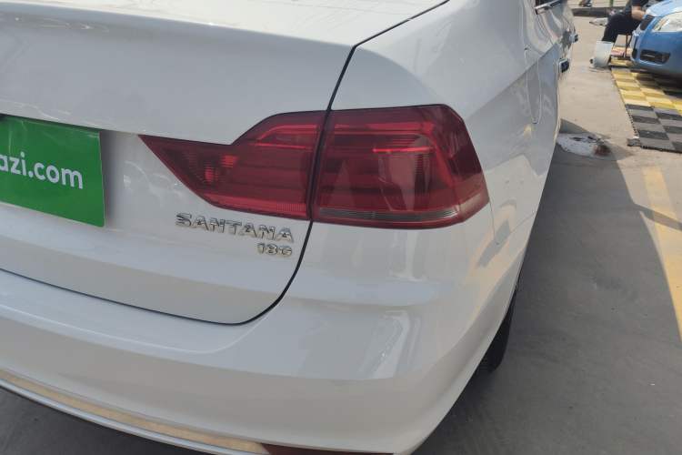 Used Volkswagen Santana 2016 1.6L Manual Fashion Edition Right Rear Taillight