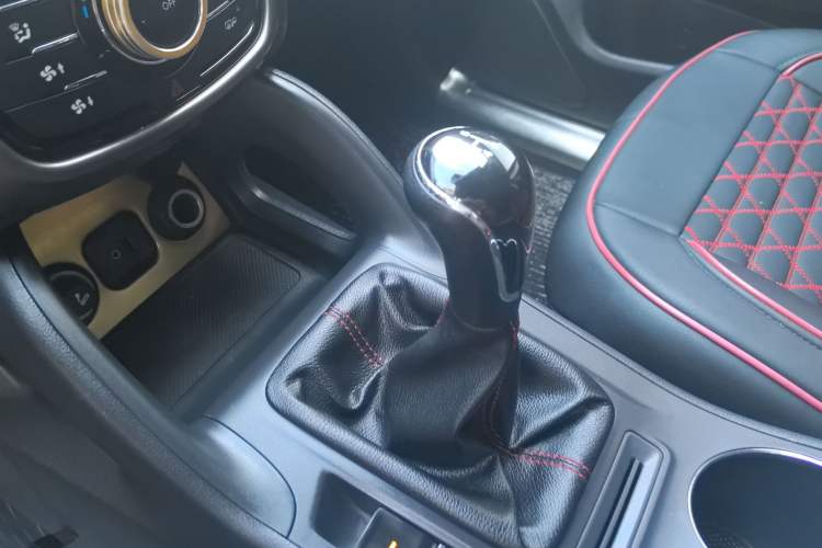 Used CHANGAN CS75 2016 2.0L Manual Luxury Version China V Standard
