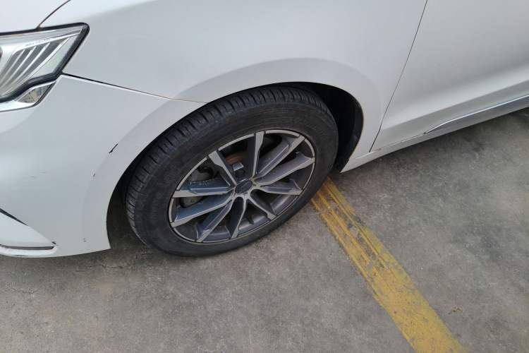 Used Geely Auto Emgrand GT 2021 1.8T Flagship Edition Left Front Wheel Hub