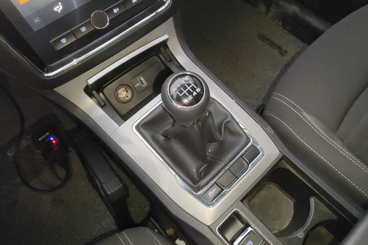 Used Roewe RX5 2020 20T Manual 4G Connect Million Edition