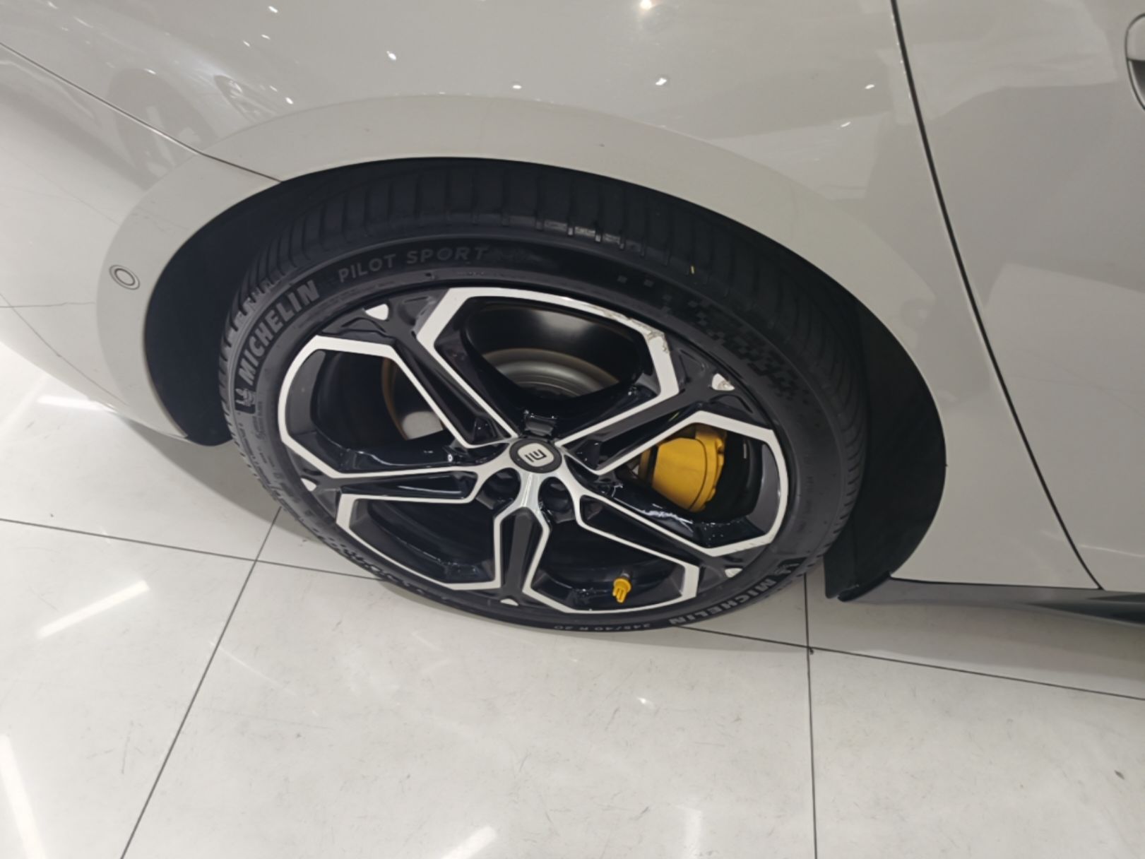 Xiaomi Auto SU7 2024 Rear-Drive Ultra-Long Range Advanced Pro-Level Intelligent Driving Version — снимка 11