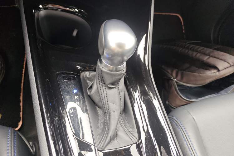 Used Toyota C-HR 2020 2.0L Leading Edition Gear Lever