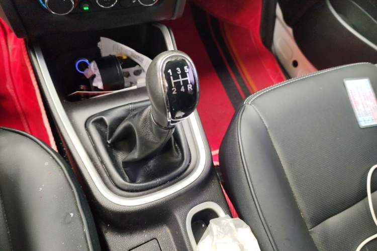 Used Jinbei Gold Hiace M Classic 2023 Panda Edition 1.5L Travel Lion Passenger Van 5/6/7 Seats