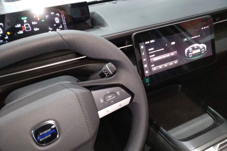 Used CHANGAN OSHAN 520 2025 Standard Edition