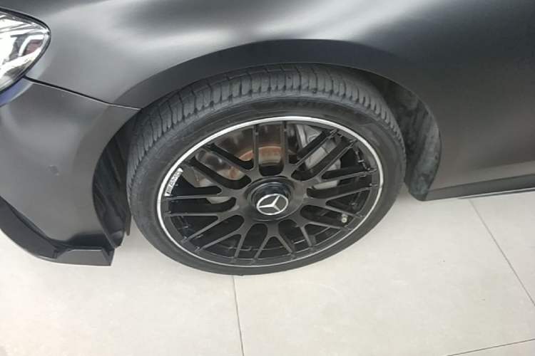 Used Mercedes-Benz E-Class 2019 E 300 L Sporty and Stylish Model
