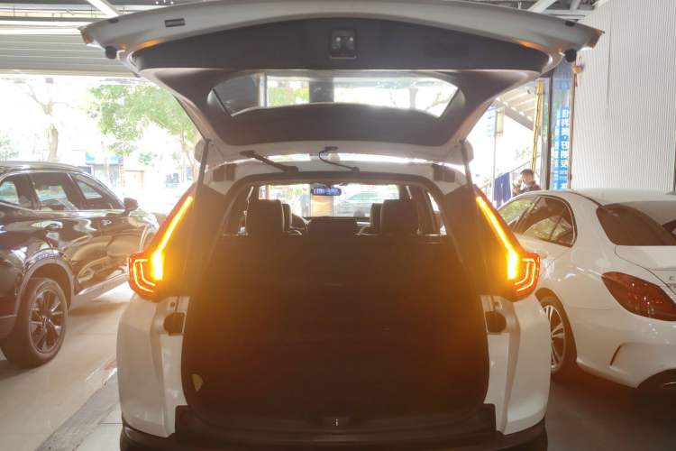 Used Honda CR-V 2018 240TURBO CVT 2WD Comfort Version Trunk