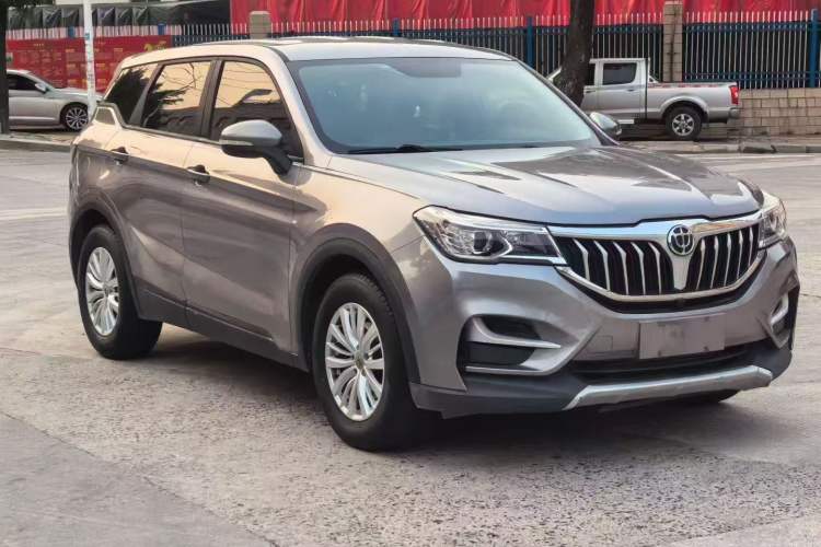 Used Brilliance V6 2018 1.5T Manual Elite Model Front Right 45 Deg