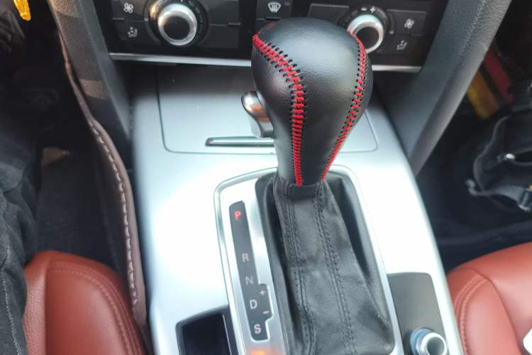Used Audi A6L 2010 2.0 TFSI Automatic Standard Edition Gear Lever